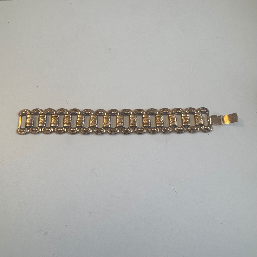Vintage Sarah Coventry Gold Tone Floral Etched Panel Link Bracelet 7.25 Inch